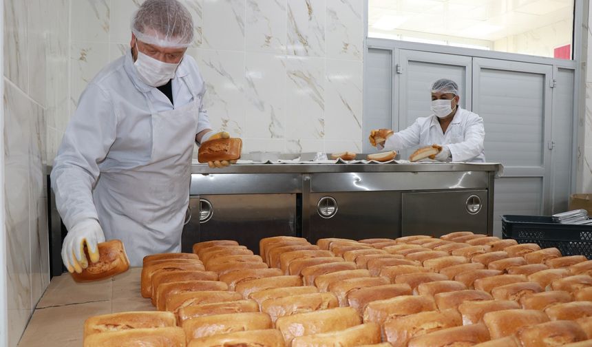 Başkan Canpolat, Yılda 860 Bin Glutensiz Ekmek Dağıtıyoruz