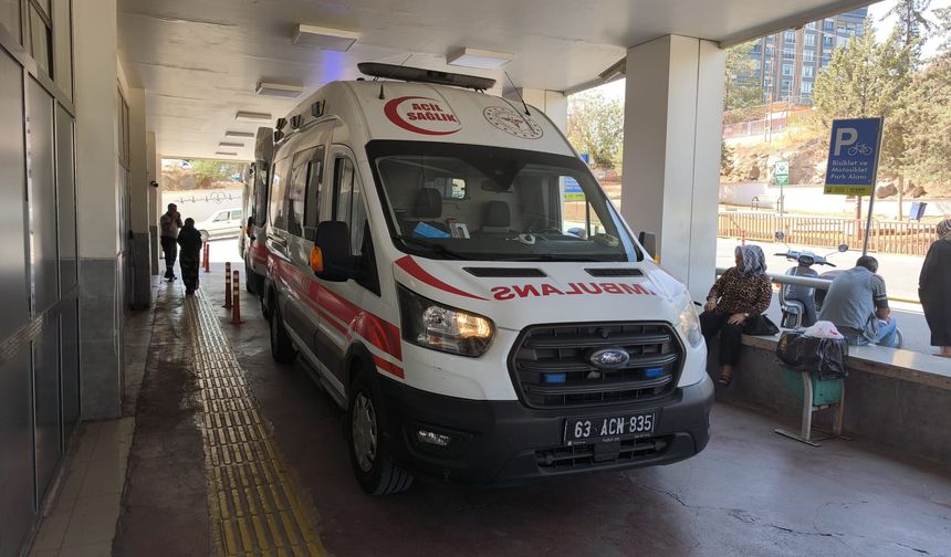Suruç’ta Servis Minibüsü ile Otomobil Çarpıştı: 8 Yaralı