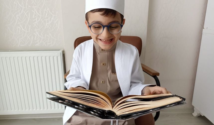 4-6 Yaşındaki Minik Asaf Eymen Kur’an-ı Kerim’i Hatmetti