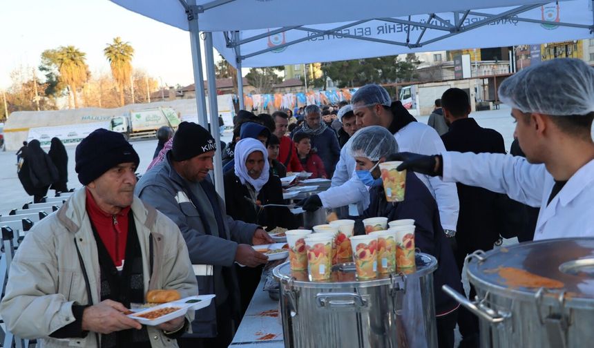7’den 70’e Herkes Büyükşehir’in İftar Çadırılarında Buluştu