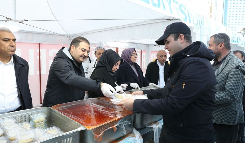 Başkan Canpolat Ve Vekil Yazmacı, İftar Sofrasında Vatandaşlarla Buluştu