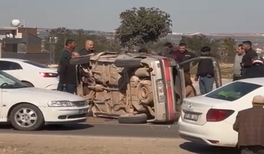 Şanlıurfa’da Kontrolden Çıkan Otomobil Takla Attı