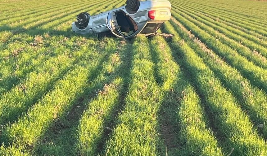 Suruç'ta otomobil ters takla attı, 1 yaralı