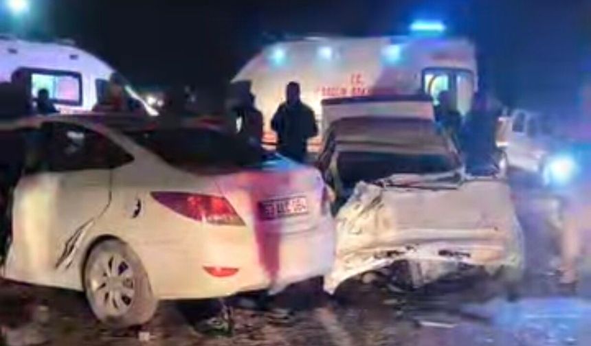 Ceylanpınar - Akçakale Yolunda Feci Kaza: 9 Yaralı