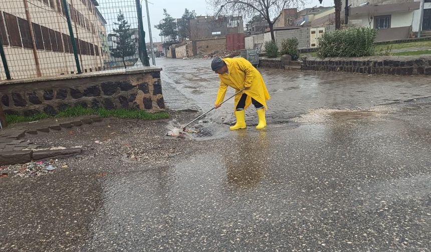 Yağışlara karşı kent genelinde kesintisiz mesai