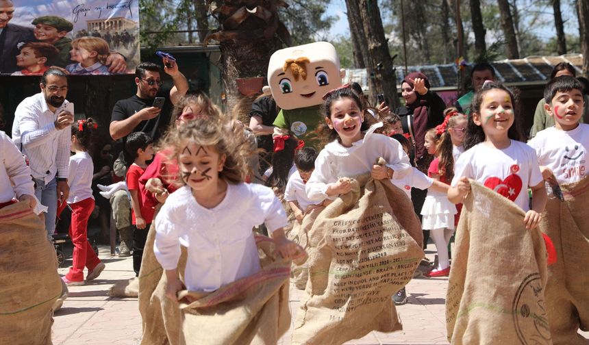 Haliliye’de Minikler 23 Nisan Coşkusunu Yaşadı