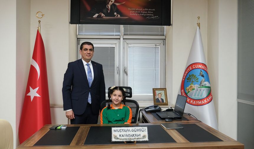 Birecik’te Makam Miniklere Emanet!