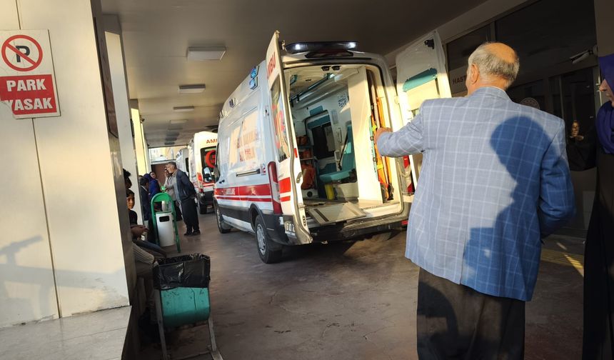 Şanlıurfa’da İş Makinesi Devrildi, Operatör Yaralandı