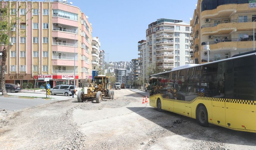 Şanlıurfa Büyükşehir Belediyesi’nden Karaköprü’de Yoğun Asfalt Mesaisi