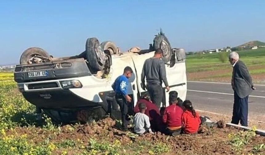 Suruç’ta Teker Patladı, Araç Kontrolden Çıktı! 3 Yaralı