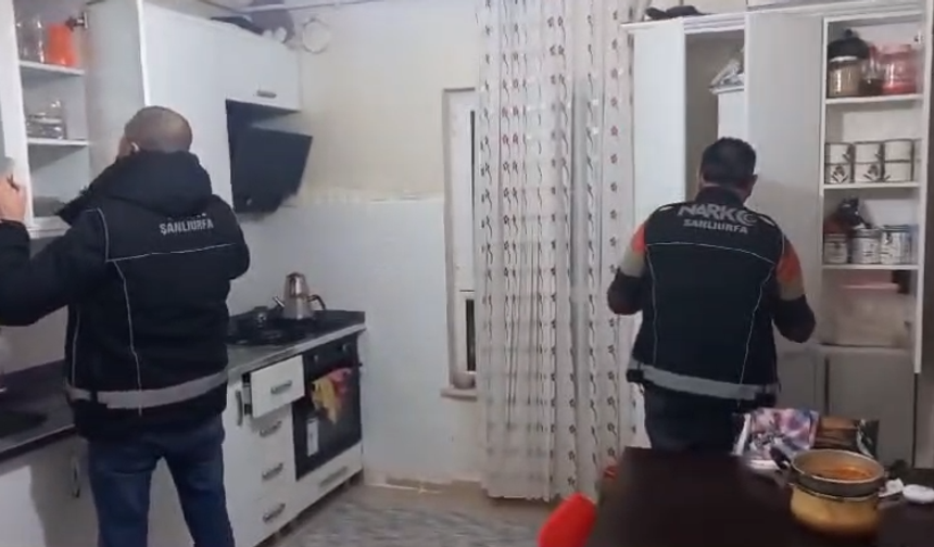 Şanlıurfa’da Narkotik Darbe: 15 Kişi Tutuklandı, Yüzlerce Hap Ele Geçirildi