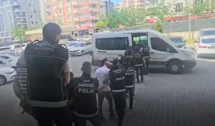 Şanlıurfa’da Zehir Tacirlerine Darbe! 13 Kişi Tutuklandı