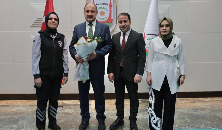 Başkan Gülpınar, Büyükşehir Personeliyle Bayramlaştı