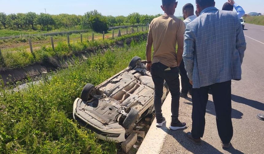 Eyyübiye’de Trafik Kazası! Araç Şarampole Devrildi