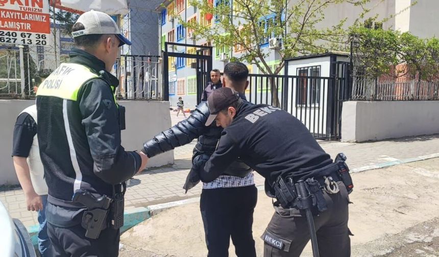 Şanlıurfa Polisi Göz Açtırmadı: Okul Çevreleri Didik Didik
