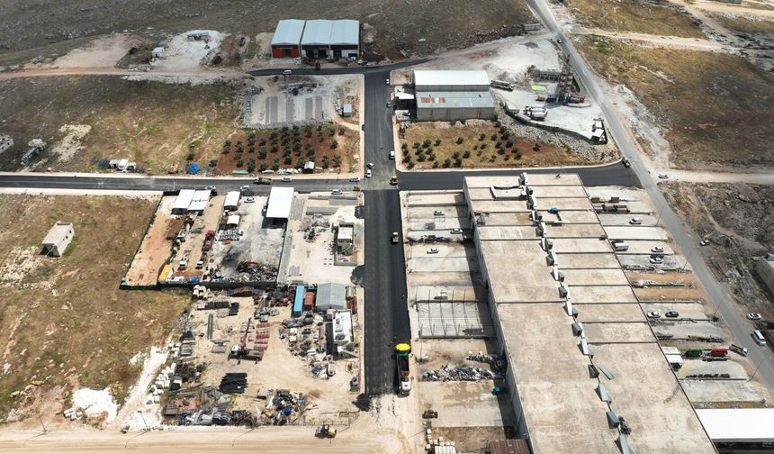 Büyükşehir Ekipleri Bu Kez Mobilyacılar Sitesinde Asfaltlama Çalışması Gerçekleştirdi