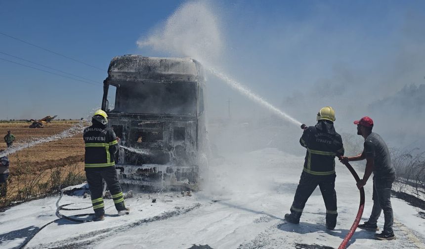 Eyyübiye’de Seyir Halindeki Tır Alev Alev Yandı!