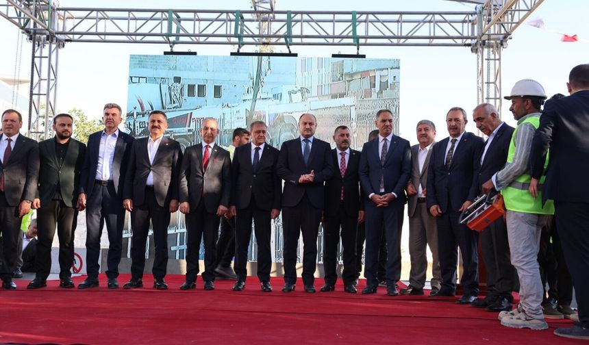 Eyyübiye Belediye Hizmet Binasının Temeli Atıldı
