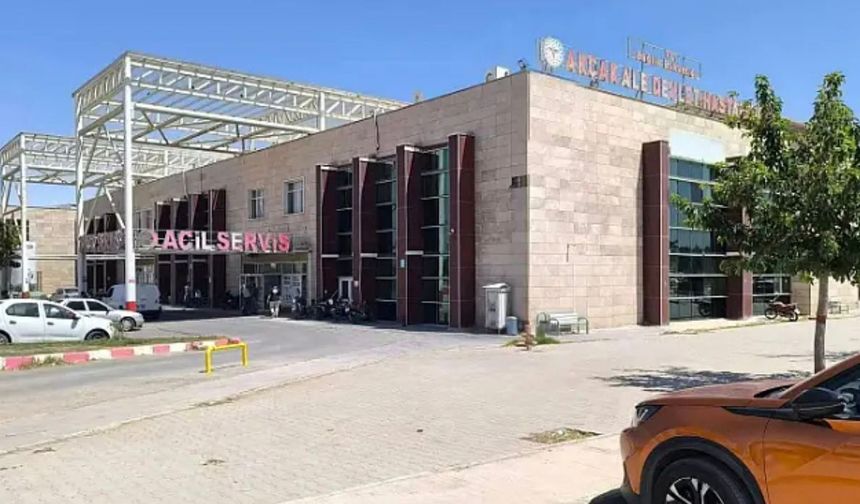 Akçakale’de Feci Çarpışma! Genç Sürücü Hastanede Hayatını Kaybetti