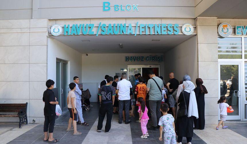 Haliliye Belediyesi Yaz Spor Okullarında Yüzme Kurslarıyla Yaz Dolu Dolu Geçiyor