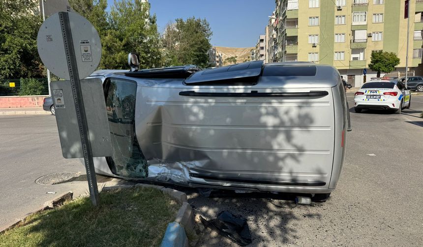 Birecik’te Trafik Kazası: 2 Kişi Yaralandı