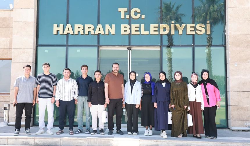 Harran Belediyesi Dereceye Giren Öğrencileri Tablet İle Ödüllendirdi