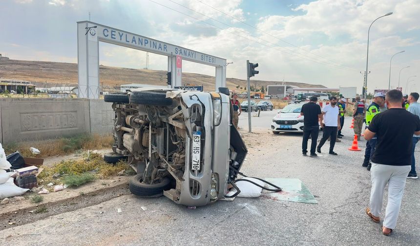Ceylanpınar’da Korkutan Kaza: Araç Devrildi, 2 Kişi Yaralandı