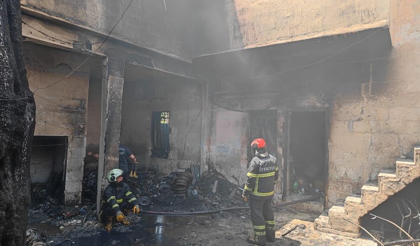 Şanlıurfa’da Motosiklet Deposunda Yangın Paniği