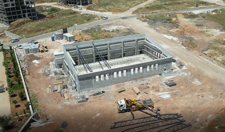 Haliliye’de Yarı Olimpik Yüzme Havuzunda Çalışmalar Hızla Sürüyor