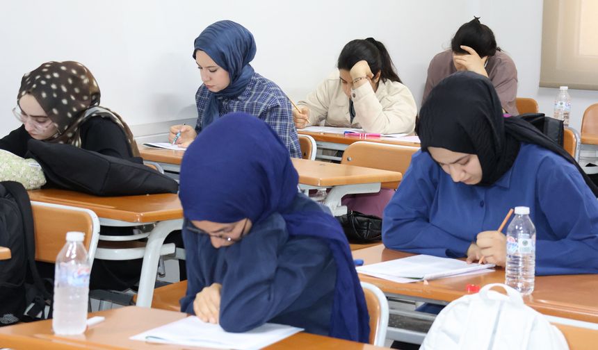 Haliliye’de Gençler YKS’ye Seri Denemelerle Hazırlanıyor