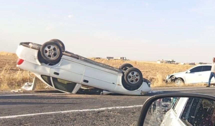 Akçakale–Ceylanpınar Yolunda Feci Kaza: 2 Otomobil Çarpıştı