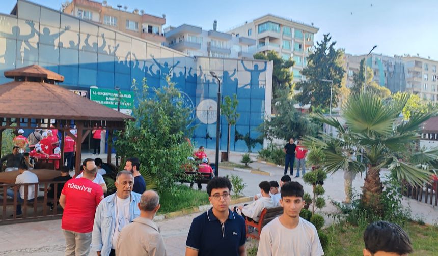 Milli Maç Heyecanı Şanlıurfa Gençlik Merkezi'nde Yaşandı
