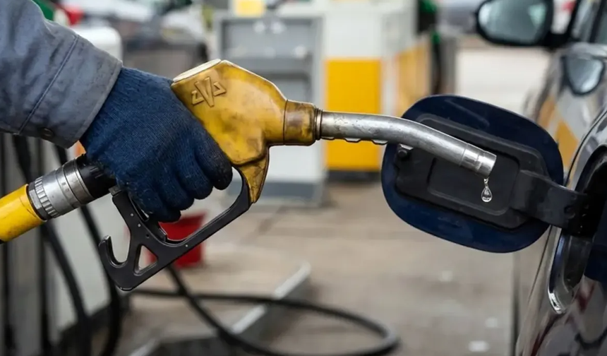 Petrol Fiyatlarındaki Düşüş Pompalara Yansıdı