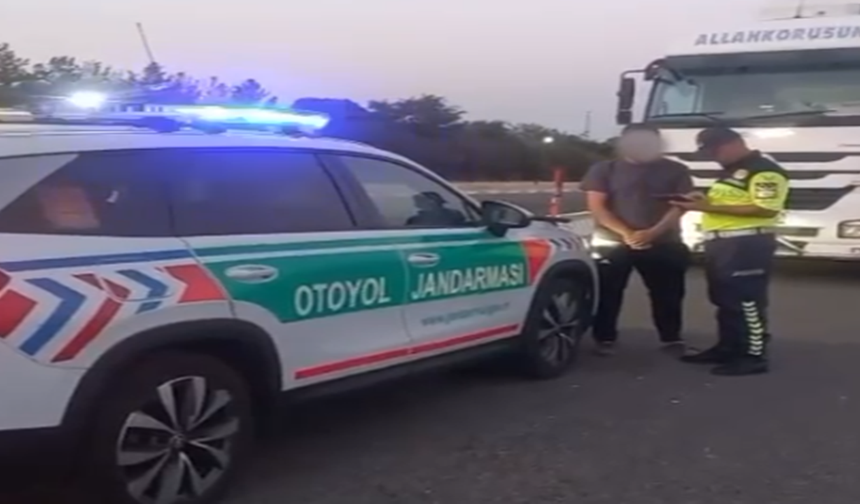Şanlıurfa'da Otoyolda Ters Yönde İlerleyen Çekiciye Ağır Ceza