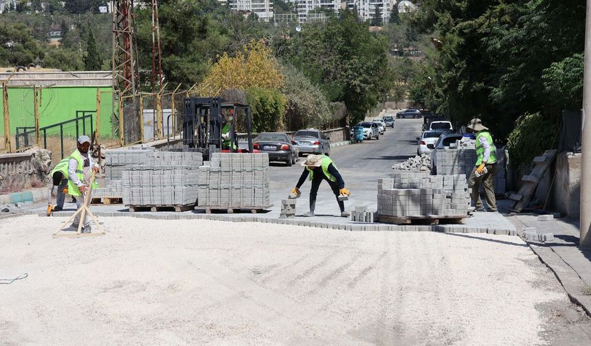 Haliliye’de Yol Çalışmaları 12 Ekiple Sürüyor