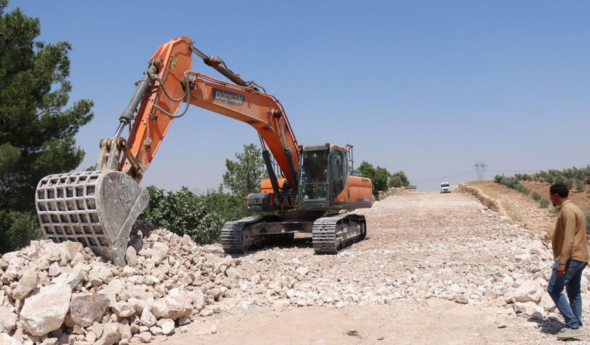 Haliliye İle Siverek'i Birbirine Bağlayan Grup Yolu Sıcak Asfalta Kavuşuyor