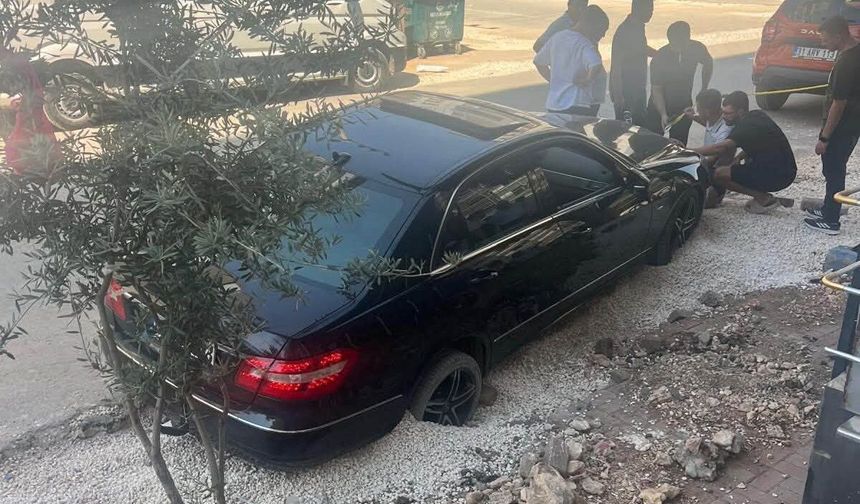 Avrupa’dan Halfeti’ye Geldi, Gördüğü Manzara Şaşırttı! Aracı Yolda Gömüldü