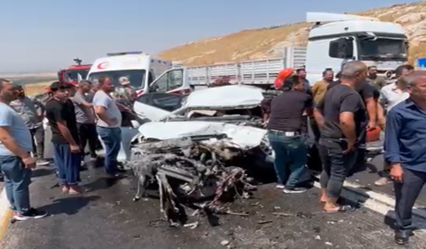 Şanlıurfa'da Tır İle Otoomobil Çarpıştı