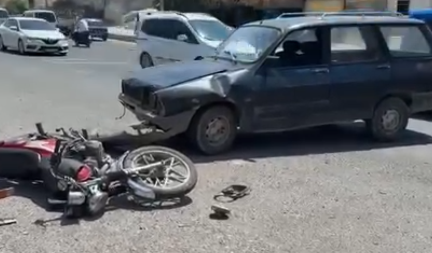 Birecik’te Trafik Kazası! Ticari Taksi ile Motosiklet Çarpıştı