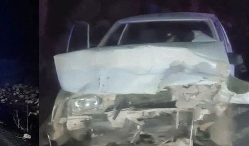 Şanlıurfa'da feci kaza: 2 otomobil çarpıştı, 3 kişi yaralandı