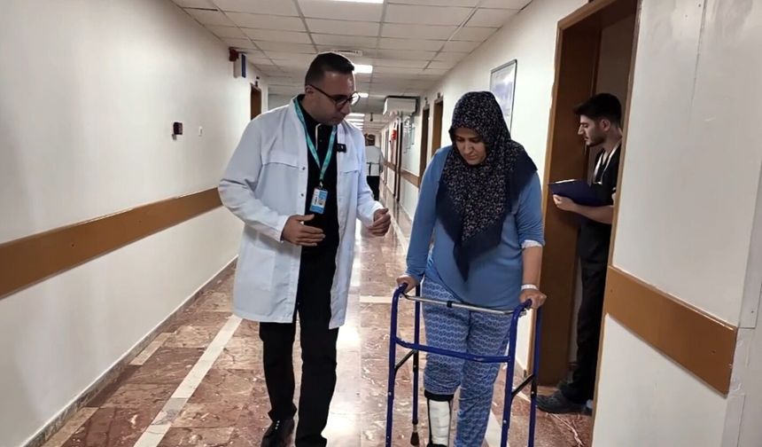 Genç hastanın kalça eklemi damarlı fibula greftiyle korundu
