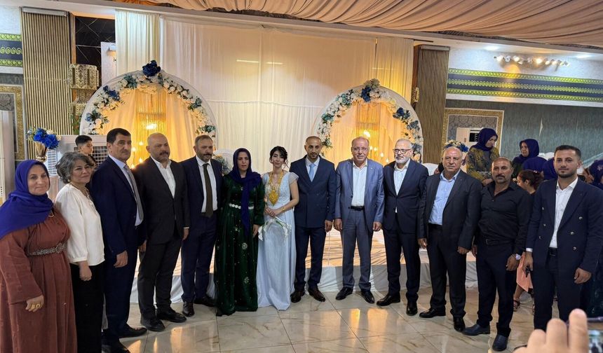 Şanlıurfa’da İhsan Kırmızı ve İran Uyruklu Doktor Elisa’nın Nişan Mutluluğu