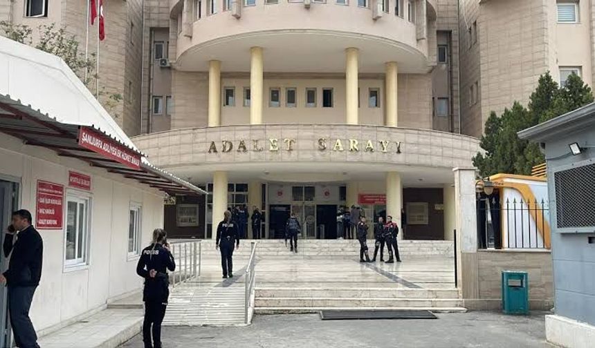 Haliliye’de bıçakla polis aracına zarar veren şüpheli tutuklandı