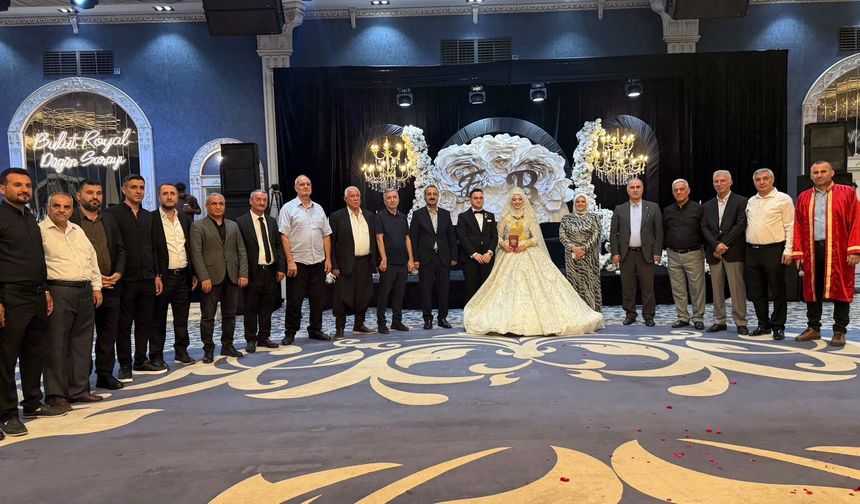 Şanlıurfa’da İki Aileyi Buluşturan Mutluluk! Enes ve Betül Dünyaevine Girdi