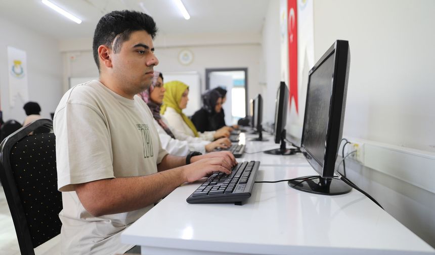 Haliliye Belediyesi'nden Gençlere Ücretsiz F Klavye Eğitimi