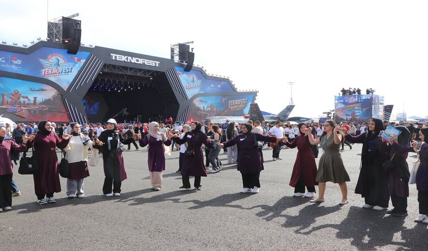 Şanlıurfa’da TEKNOFEST alanı dolup taştı! “İğne atsan yere düşmez”