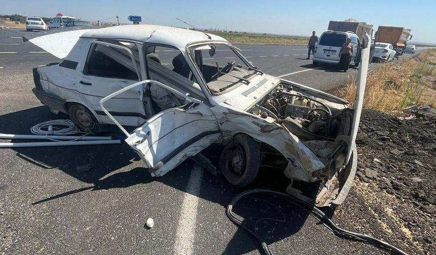 Suruç’ta feci kaza! İki otomobil çarpıştı, 1’i ağır 5 yaralı