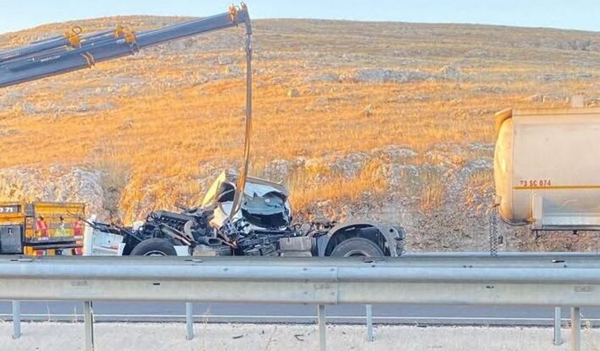 Şanlıurfa-Viranşehir karayolunda korkunç kaza: 1 ölü