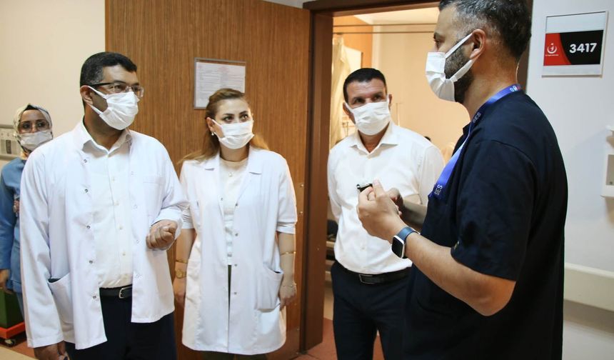 Başhekim Güzelçiçek sahaya indi! Şanlıurfa’daki hastanede yerinde denetim