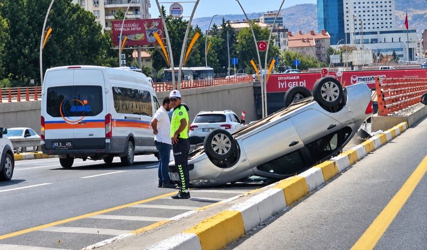 Şanlıurfa’da otomobil takla atıp ters döndü!